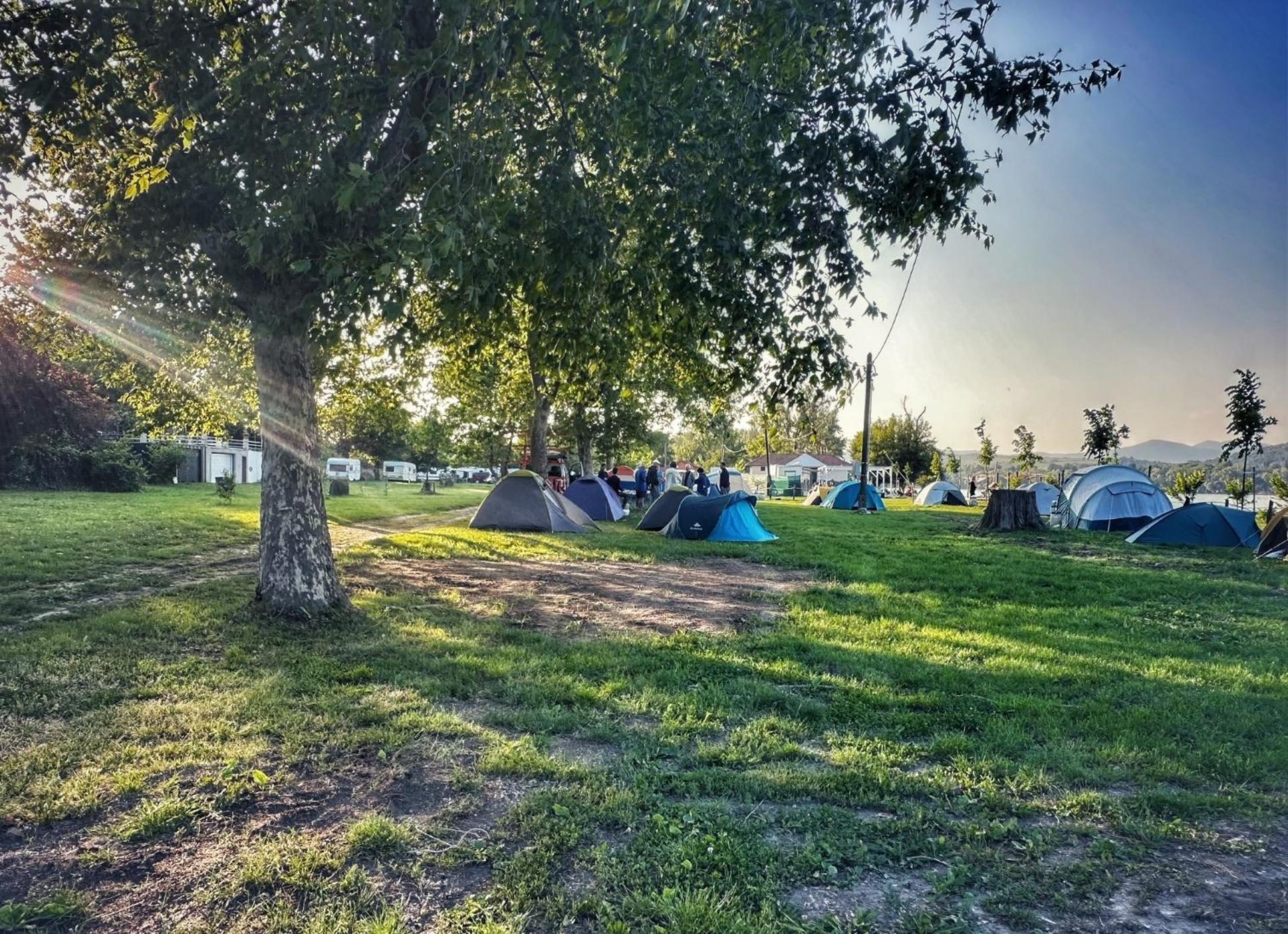 Partifecske Kemping Pilismarot Exteriér fotografie